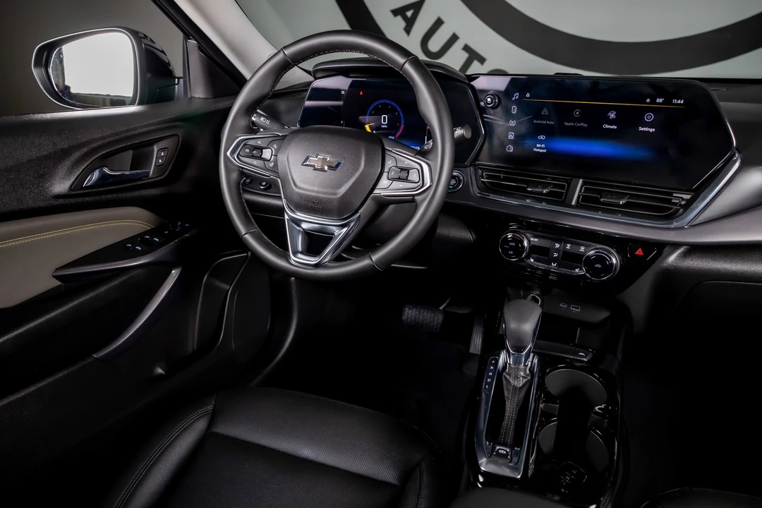 2025 Chevrolet Trax - Image 7 of 12