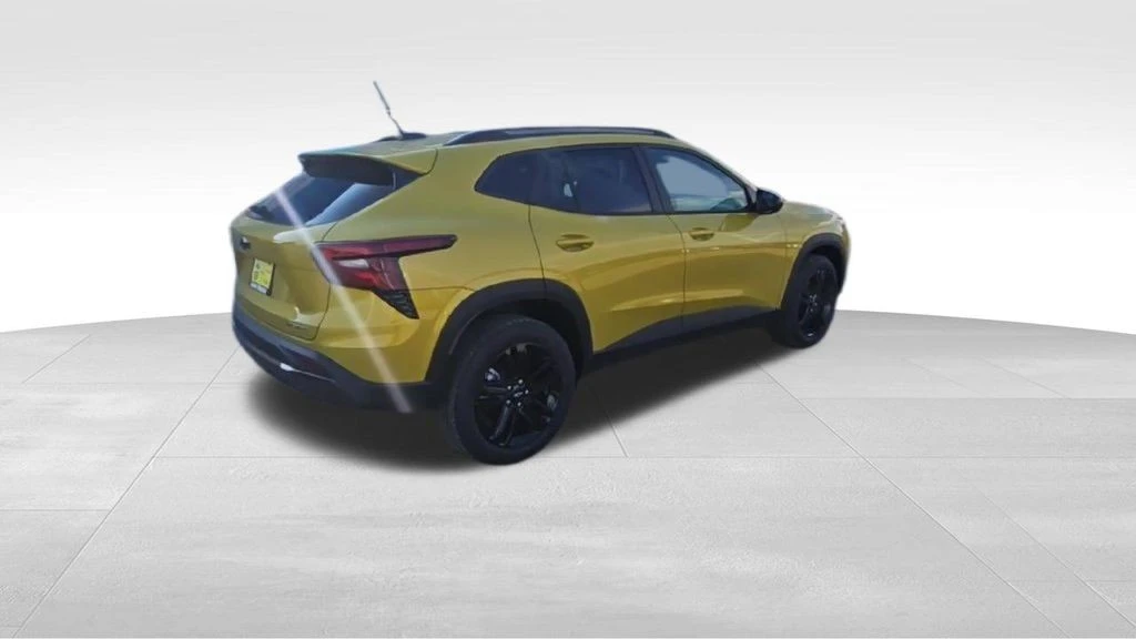 2025 Chevrolet Trax - Image 8 of 21