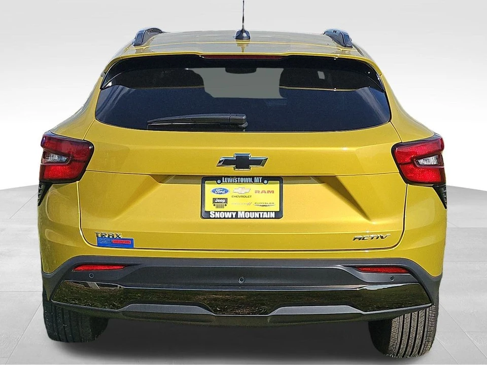 2025 Chevrolet Trax - Image 14 of 21