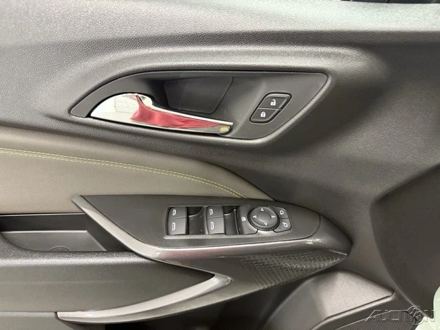 2025 Chevrolet Trax - Image 12 of 12