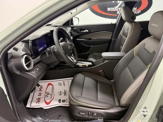 2025 Chevrolet Trax - Image 8 of 12