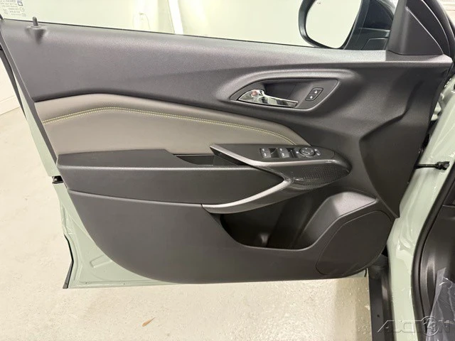 2025 Chevrolet Trax - Image 11 of 12