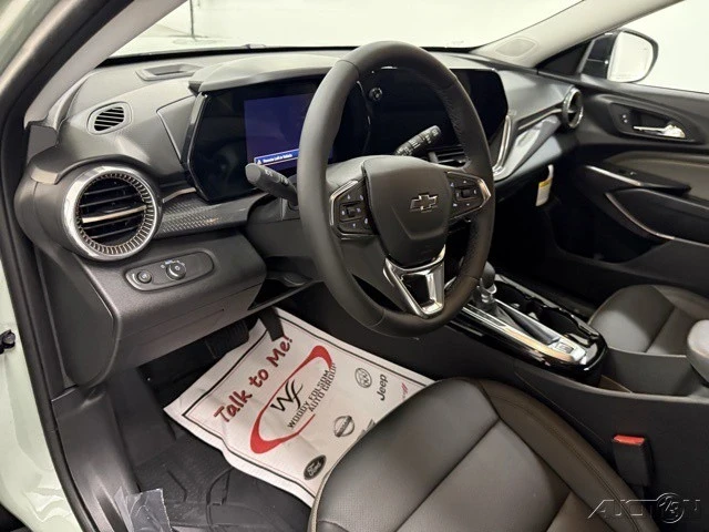 2025 Chevrolet Trax - Image 10 of 12