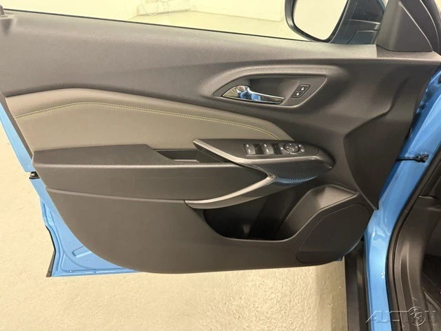 2025 Chevrolet Trax - Image 11 of 12