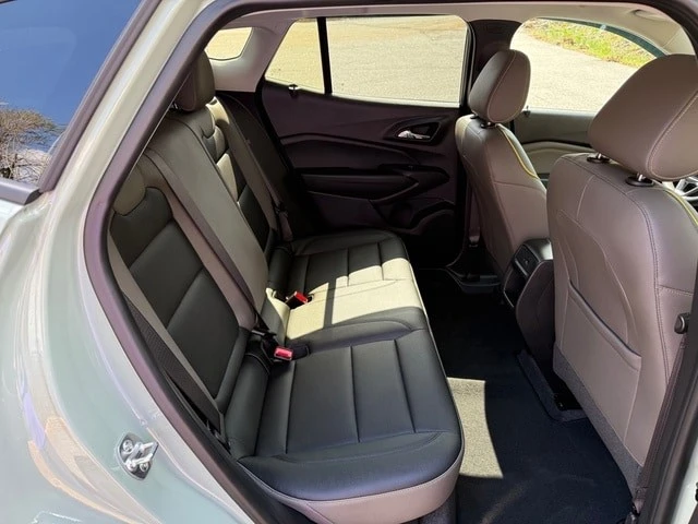 2025 Chevrolet Trax - Image 17 of 21