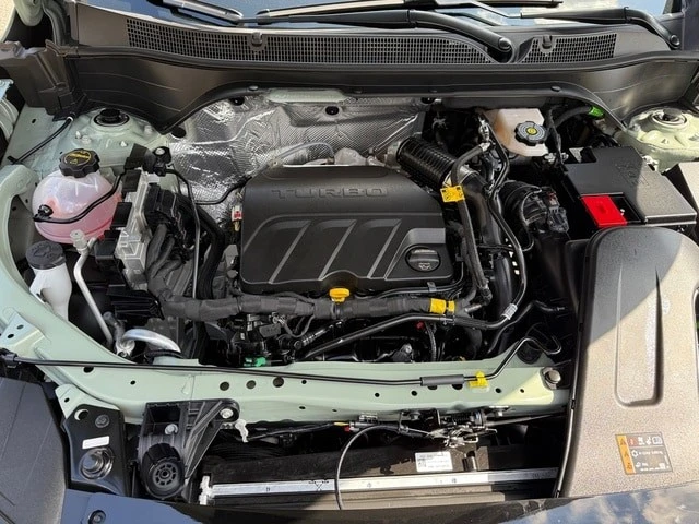2025 Chevrolet Trax - Image 9 of 21