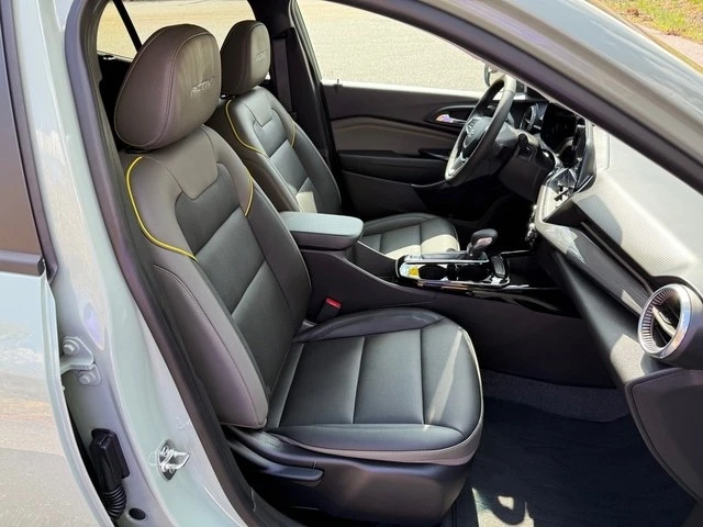 2025 Chevrolet Trax - Image 18 of 21