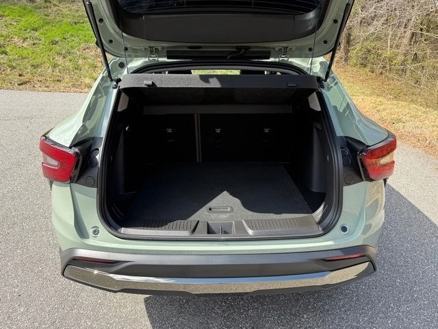 2025 Chevrolet Trax - Image 15 of 21
