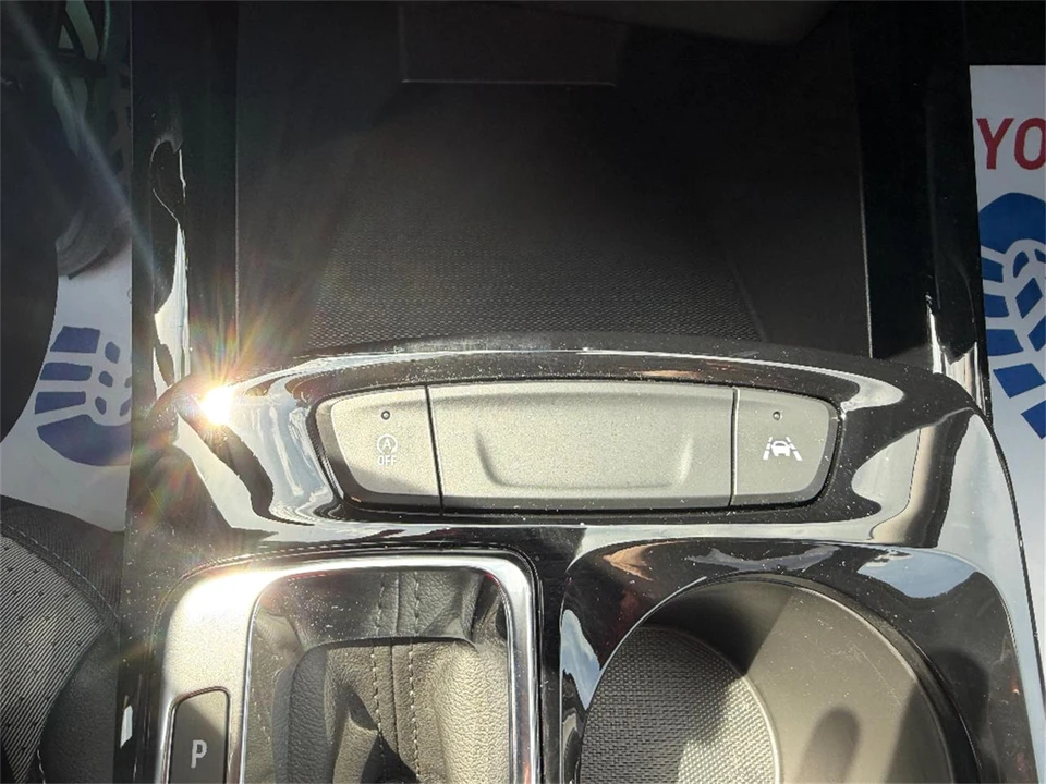 2025 Chevrolet Trax - Image 20 of 31