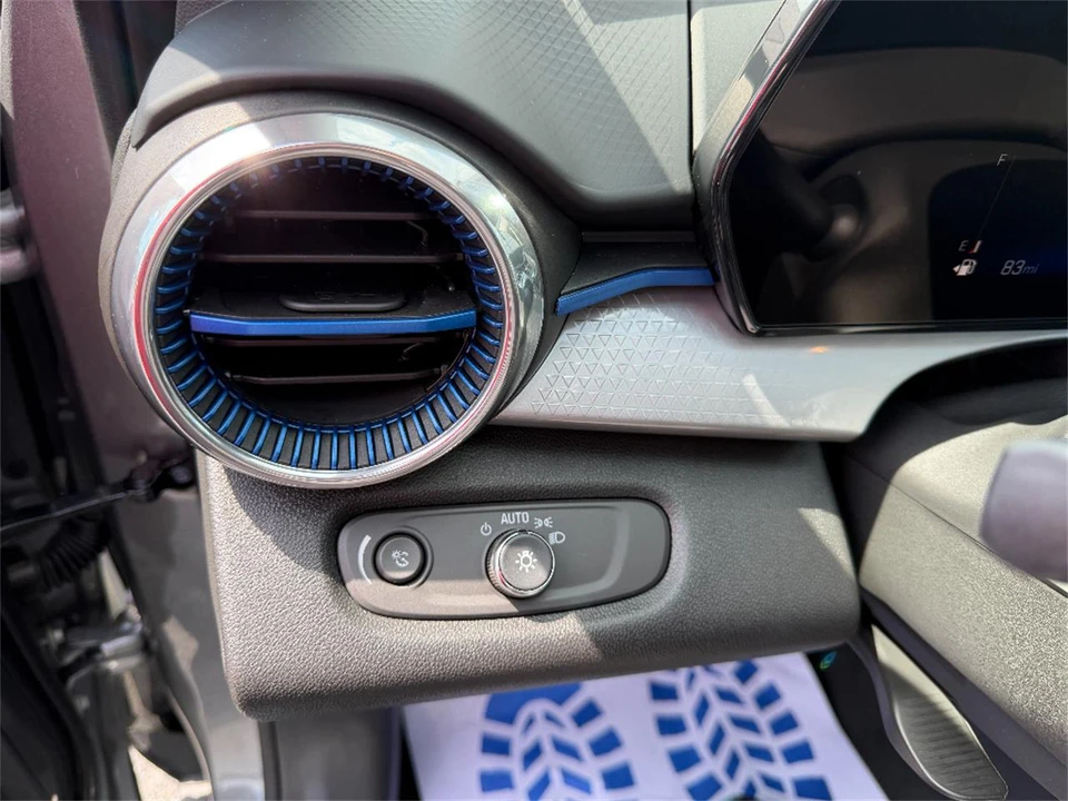 2025 Chevrolet Trax - Image 28 of 31