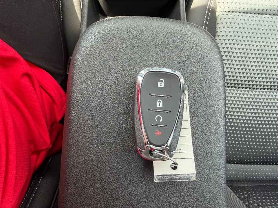 2025 Chevrolet Trax - Image 29 of 31