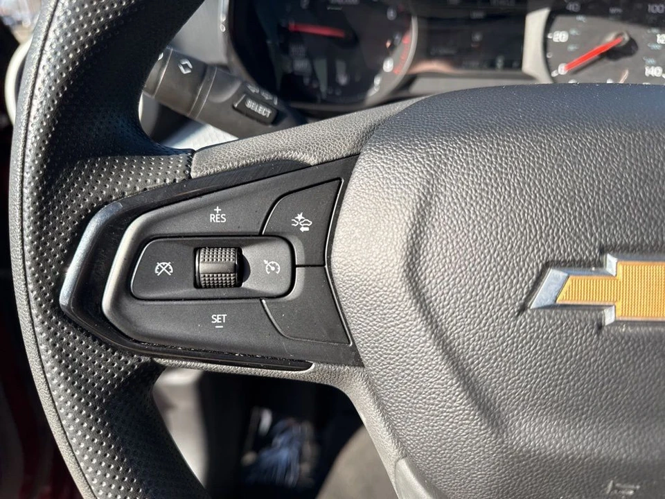 2025 Chevrolet Trax - Image 14 of 21