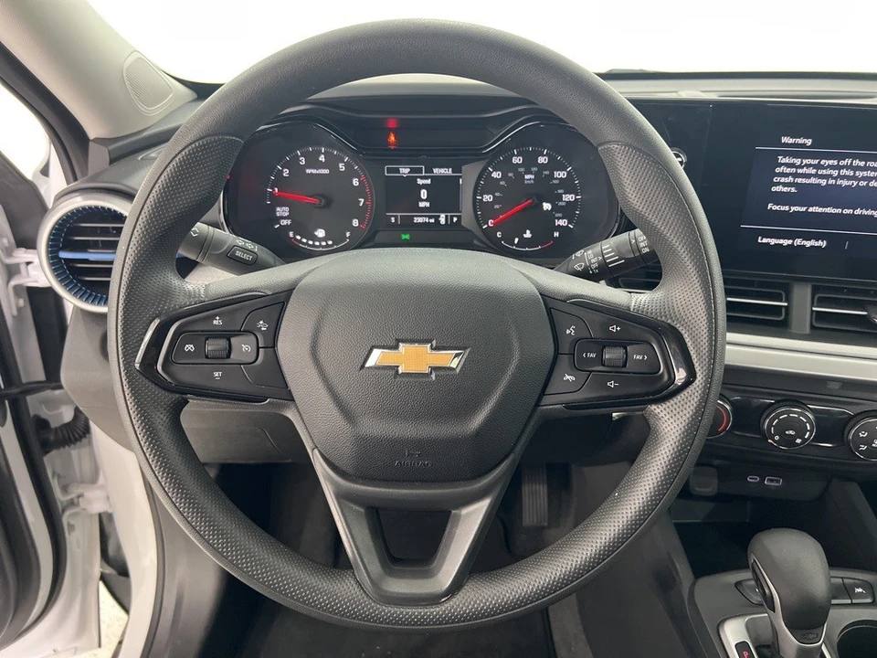 2025 Chevrolet Trax - Image 10 of 12