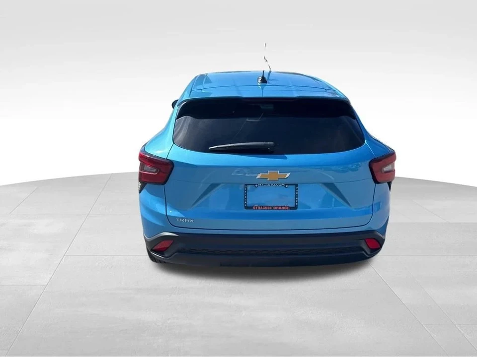 2025 Chevrolet Trax - Image 4 of 12