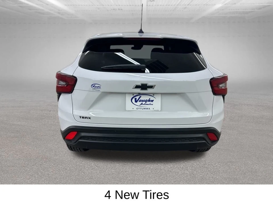 2025 Chevrolet Trax - Image 11 of 12