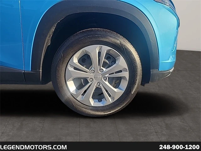 2025 Chevrolet Trax - Image 10 of 21