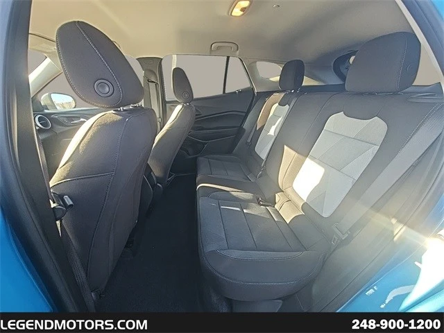 2025 Chevrolet Trax - Image 14 of 21