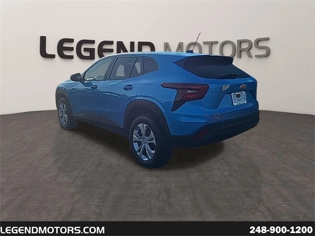 2025 Chevrolet Trax - Image 6 of 21