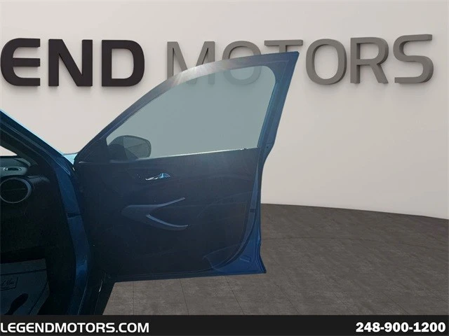 2025 Chevrolet Trax - Image 16 of 21