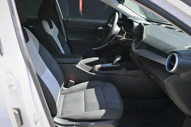 2025 Chevrolet Trax - Image 17 of 21