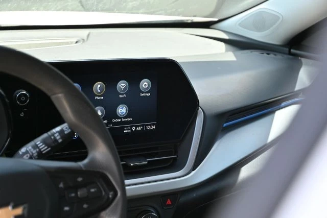 2025 Chevrolet Trax - Image 14 of 21
