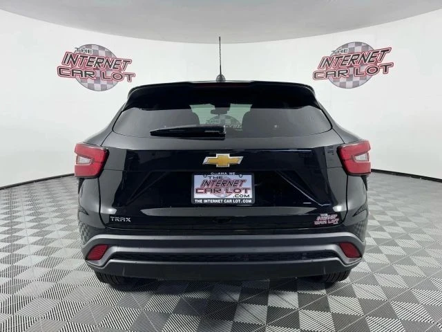 2025 Chevrolet Trax - Image 6 of 12