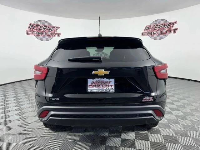 2025 Chevrolet Trax - Image 6 of 12