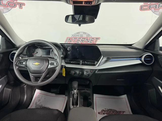 2025 Chevrolet Trax - Image 11 of 12
