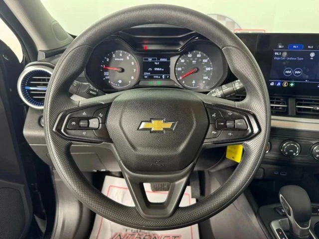 2025 Chevrolet Trax - Image 13 of 21