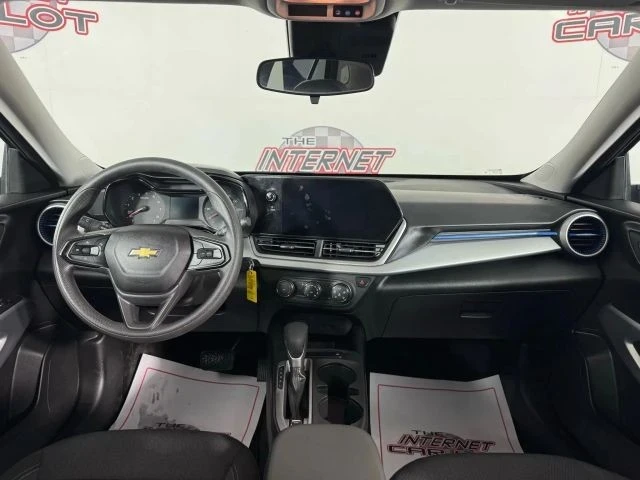 2025 Chevrolet Trax - Image 11 of 12