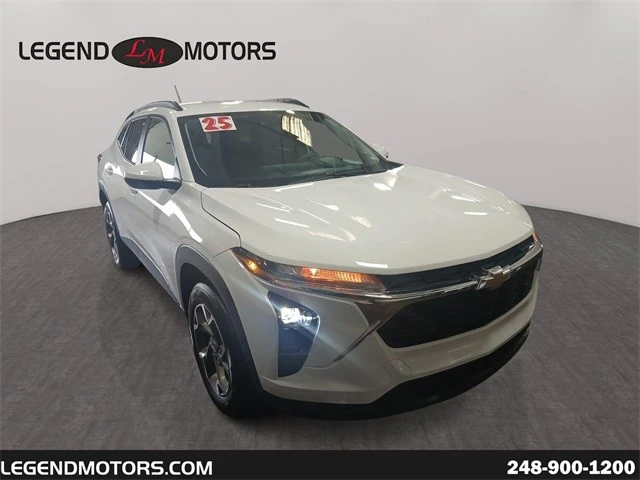 2025 Chevrolet Trax - Image 2 of 12