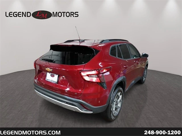 2025 Chevrolet Trax - Image 8 of 12