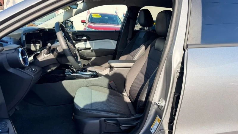 2025 Chevrolet Trax - Image 12 of 12