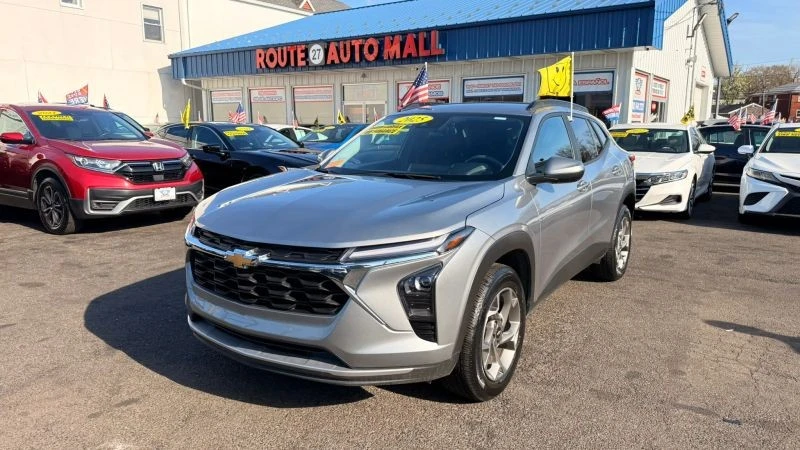 2025 Chevrolet Trax - Image 4 of 12