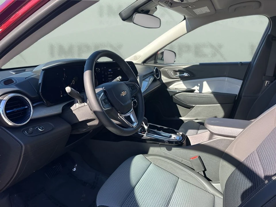 2025 Chevrolet Trax - Image 9 of 12