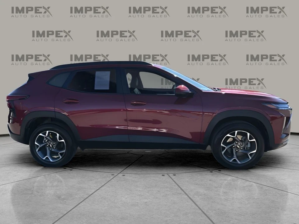 2025 Chevrolet Trax - Image 6 of 12