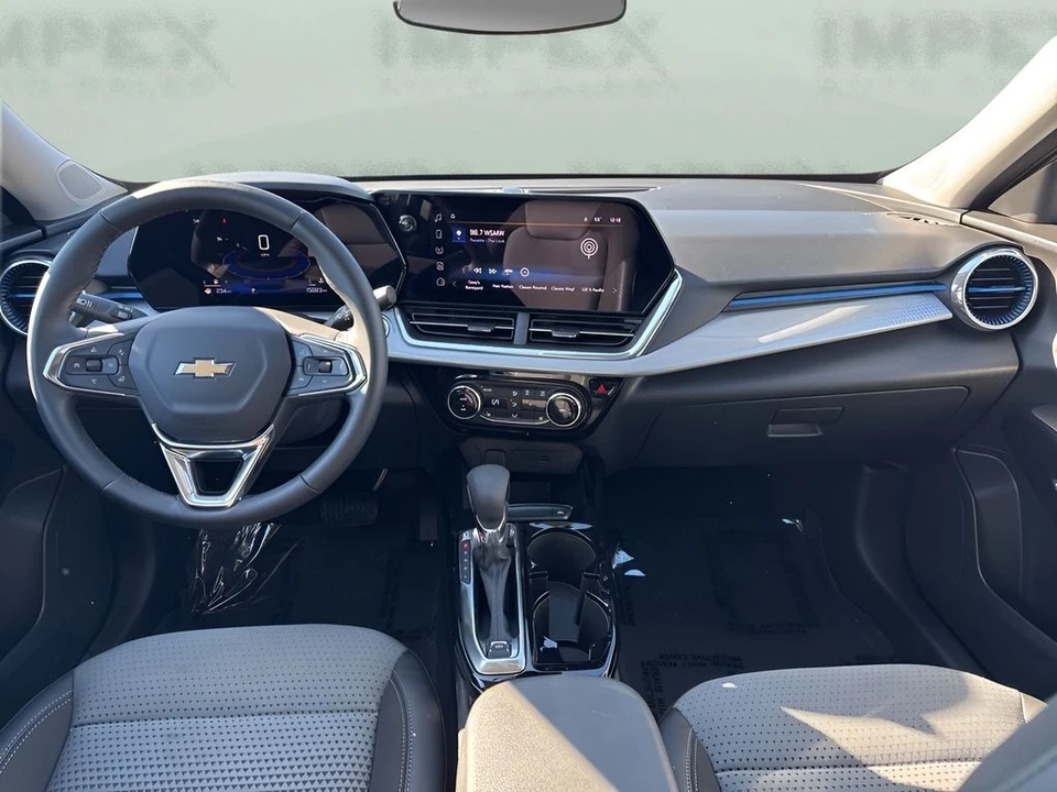 2025 Chevrolet Trax - Image 11 of 12