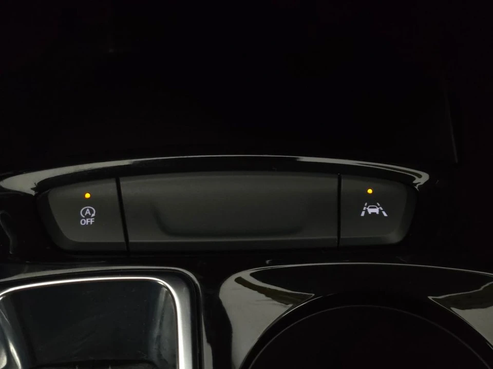 2025 Chevrolet Trax - Image 5 of 12