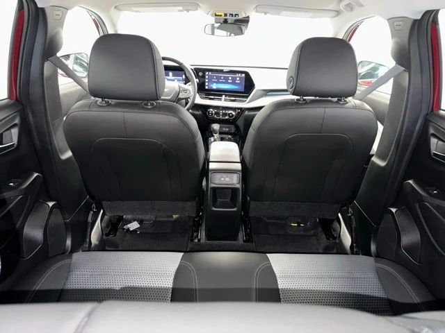 2025 Chevrolet Trax - Image 11 of 21