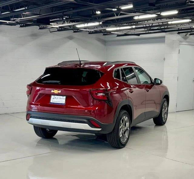 2025 Chevrolet Trax - Image 5 of 21