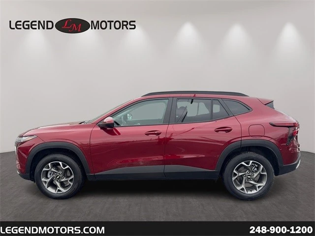 2025 Chevrolet Trax - Image 5 of 12