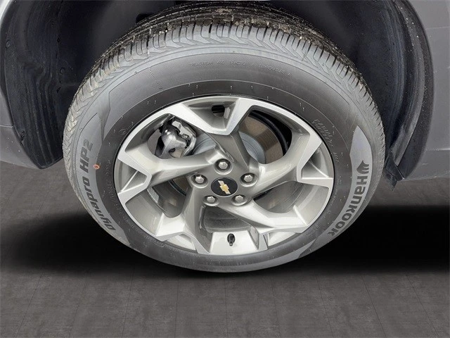 2025 Chevrolet Trax - Image 10 of 12