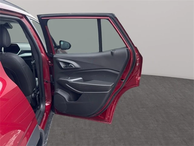 2025 Chevrolet Trax - Image 18 of 21