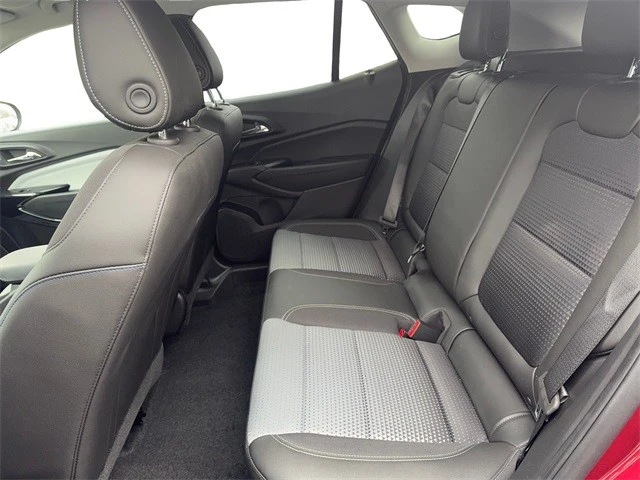2025 Chevrolet Trax - Image 14 of 21