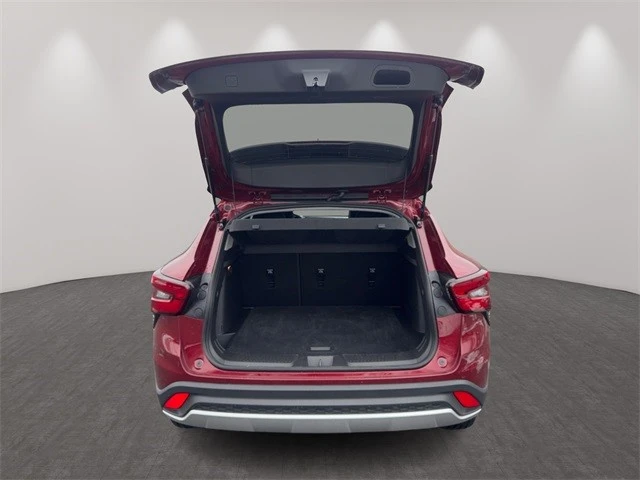 2025 Chevrolet Trax - Image 15 of 21