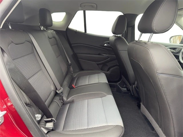 2025 Chevrolet Trax - Image 19 of 21