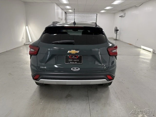 2025 Chevrolet Trax - Image 6 of 12