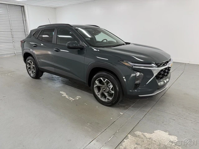 2025 Chevrolet Trax - Image 3 of 12