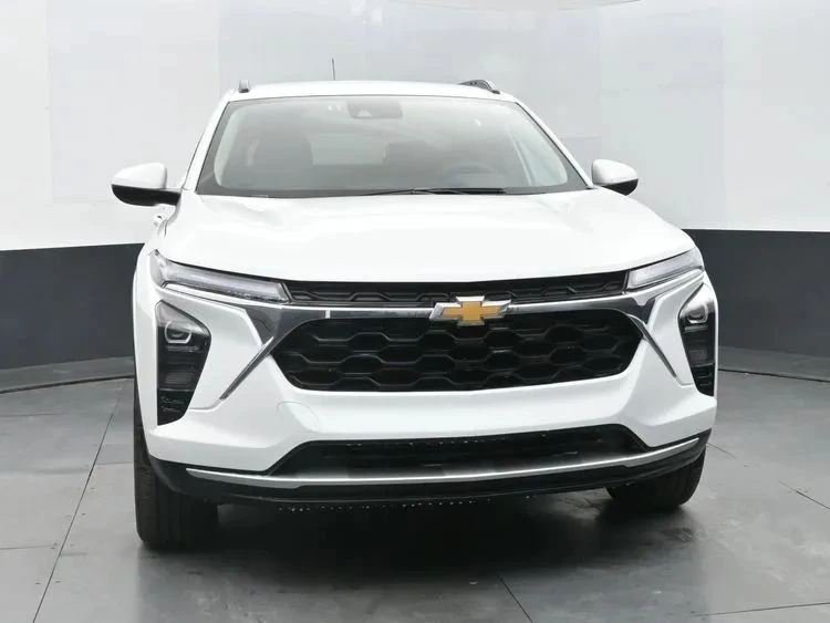 2025 Chevrolet Trax - Image 3 of 12