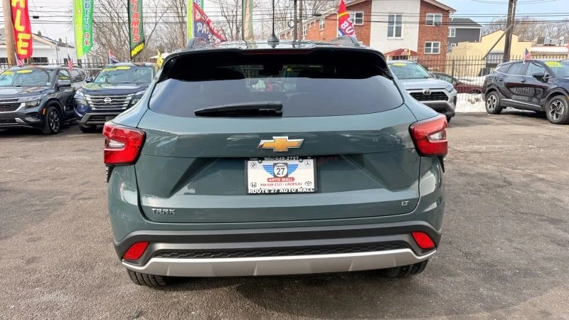 2025 Chevrolet Trax - Image 6 of 12